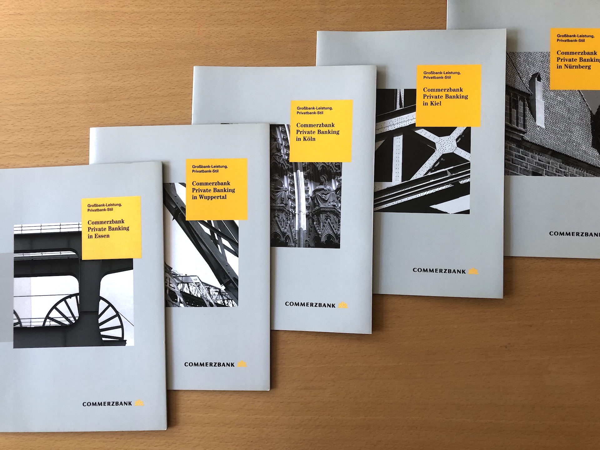 Private Banking-Broschüren mit Architektur-Fotos von Prof. Dieter Leistner