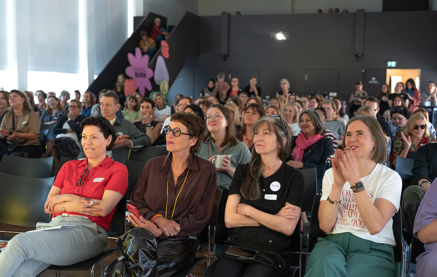 Publikum im großen Saal am Vormittag des Learn & Burn - Day for Female Networking